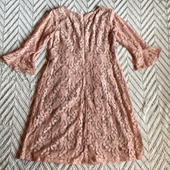 Beautiful Blush Floral Lace Bell Sleeve V-Neck Dress Women's 8 Rabbit Designs - Picture 3 of 8